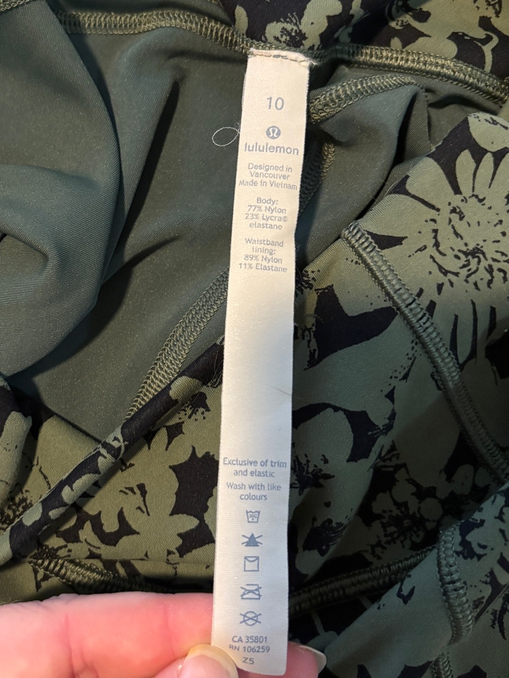 Lululemon In Movement 7/8 Tight Everlux Green Black Floral Size 10 - Picture 4 of 4
